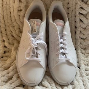 NWT: Adidas Advantage